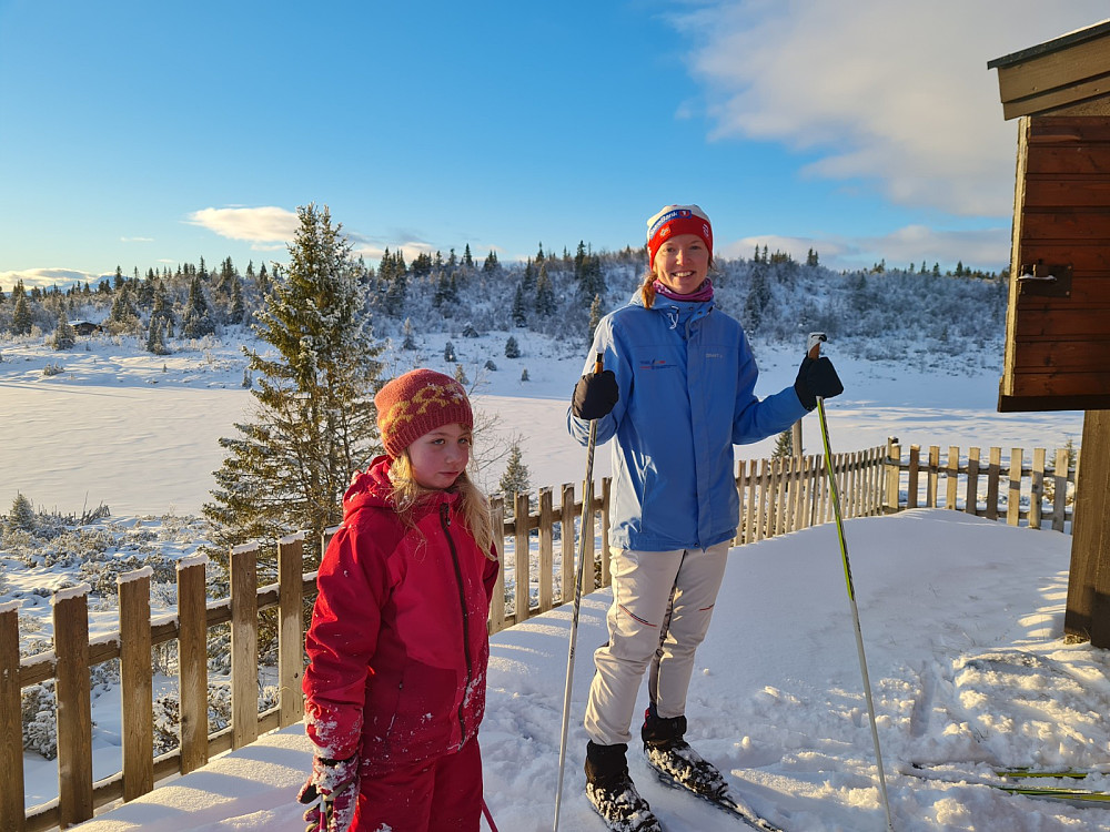 Mia og Kristine på Ginahytta