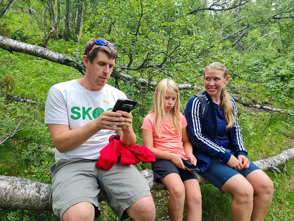 Mia synes det er bratt oppover