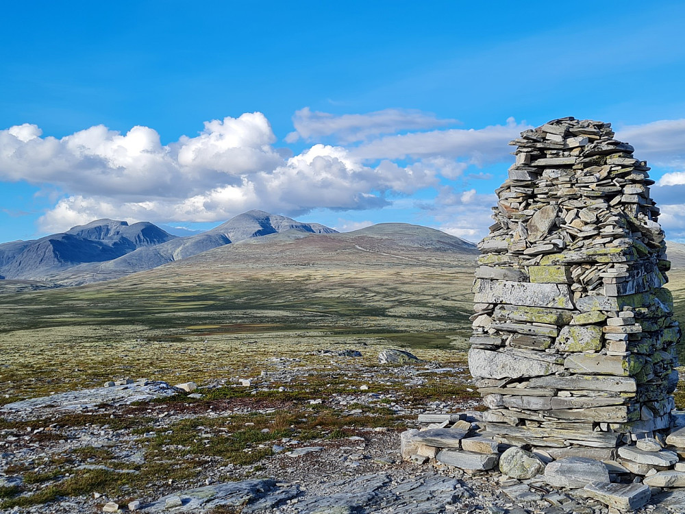 På Ranglarhøe, mot Rondeslottet og Storronden