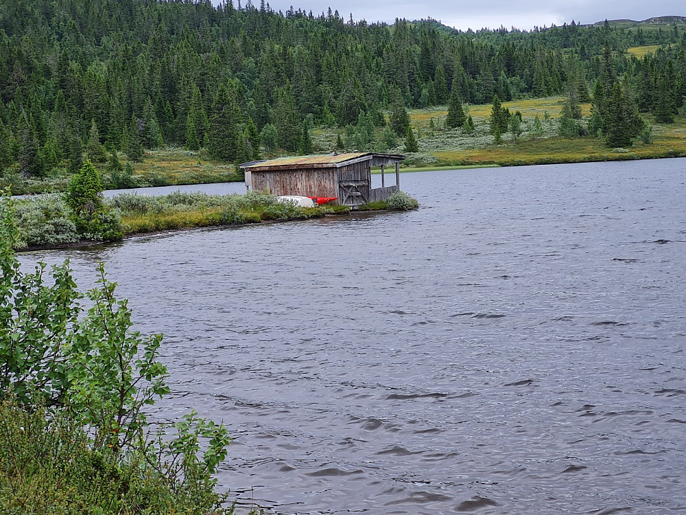 Bua i Mjogsjøen nordende