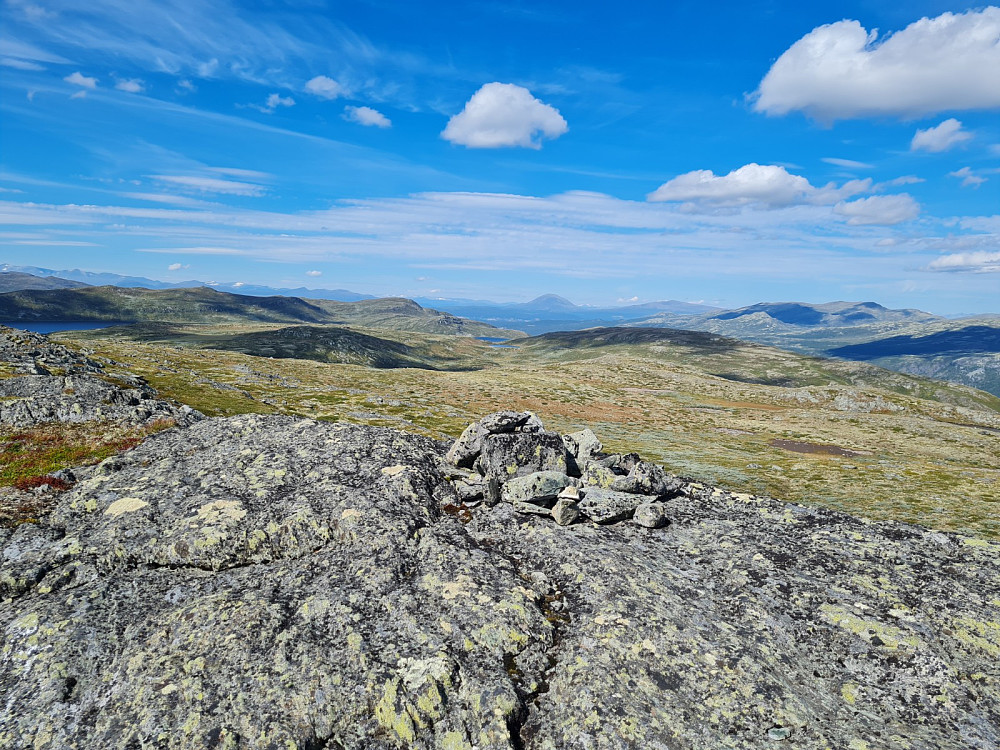 Leppkampen, Heidalsmuen midt i bildet