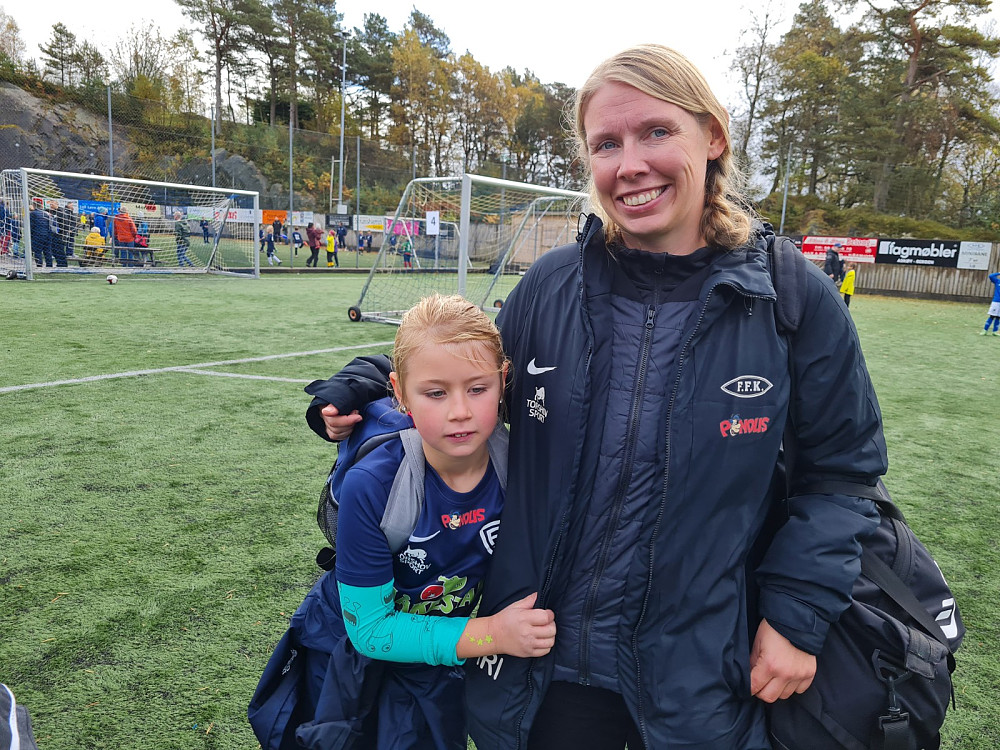 Mia og trener Mari