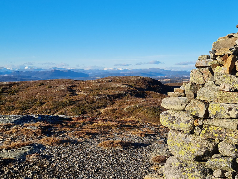På Gammelhans, mot Ormtjønnskampen, Nautgardstind og Ongsjøfjellet