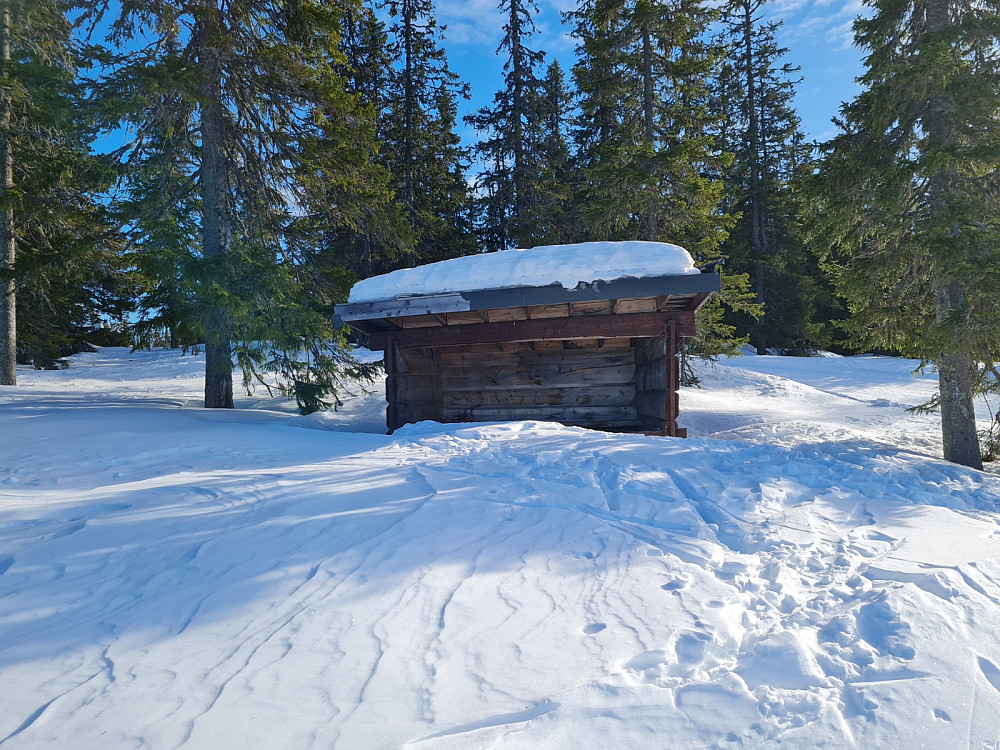 Gapahuk ved Brattberget nord