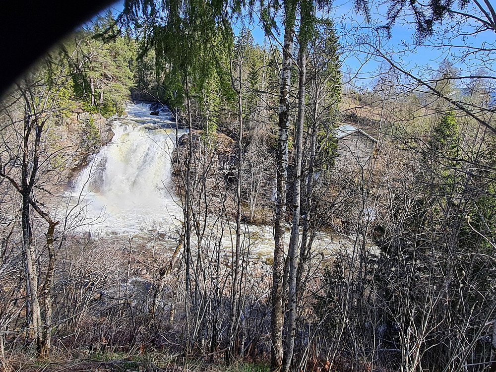 Holsfossen med Møllehuset