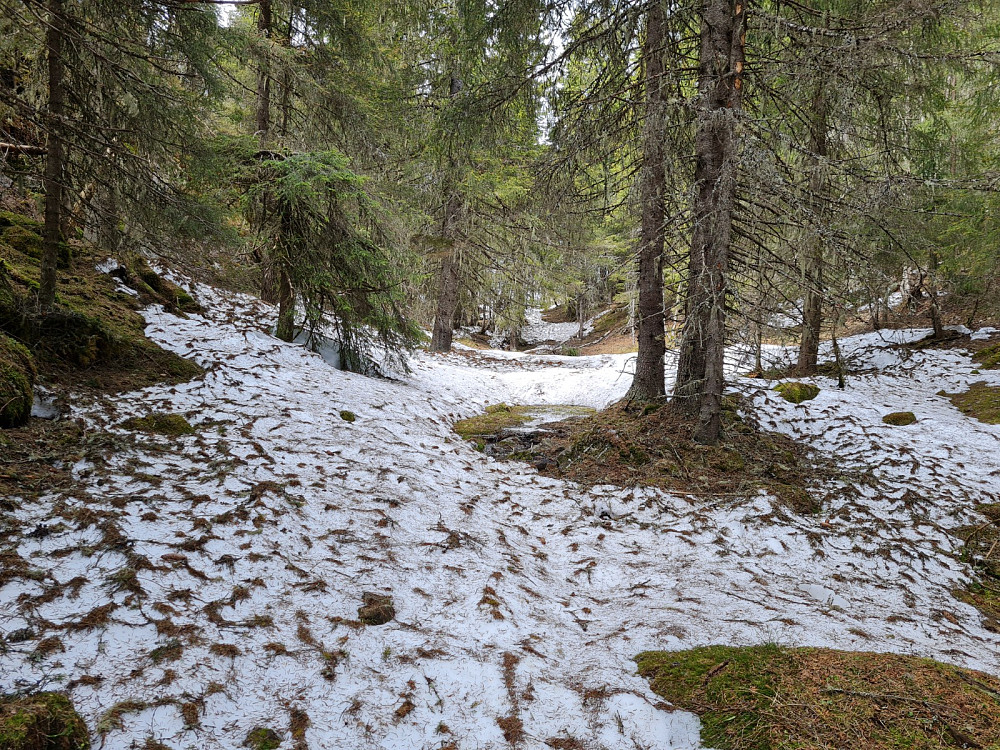 Fremdeles mye snø i råket