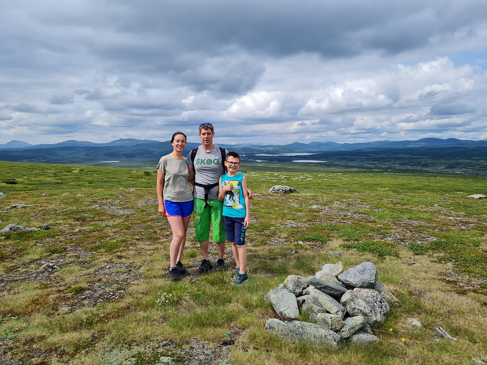 Kateryna, Johannes og Timor på Nordre Suluhø, hovedtoppen