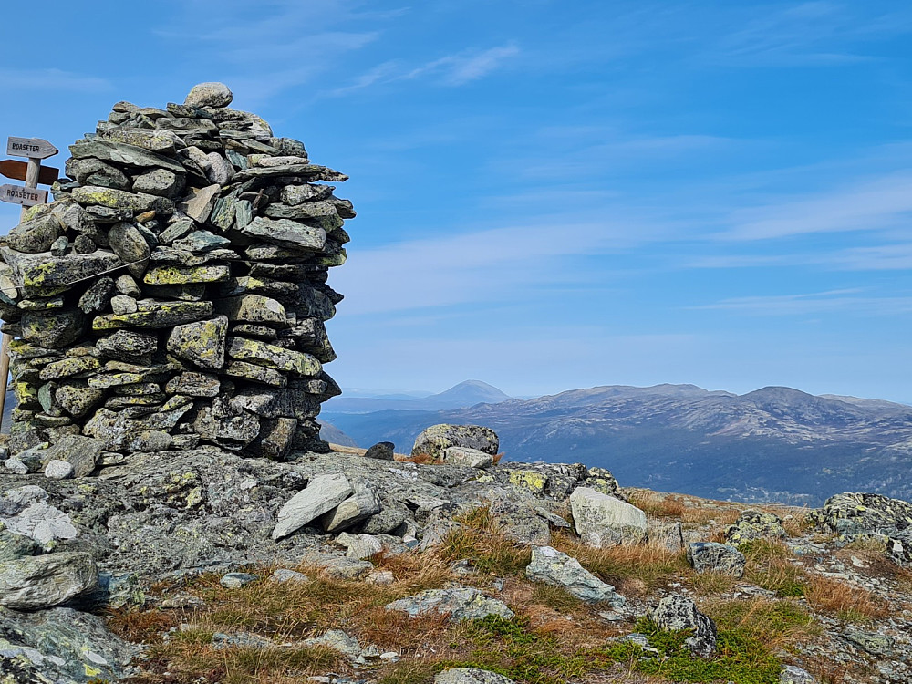 På Ongsjøfjellet, mot Heidalsmuen