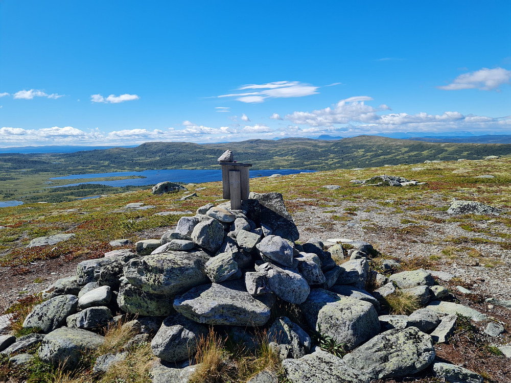På Vågskardsfjellet, mot Øvre Reinsjøen
