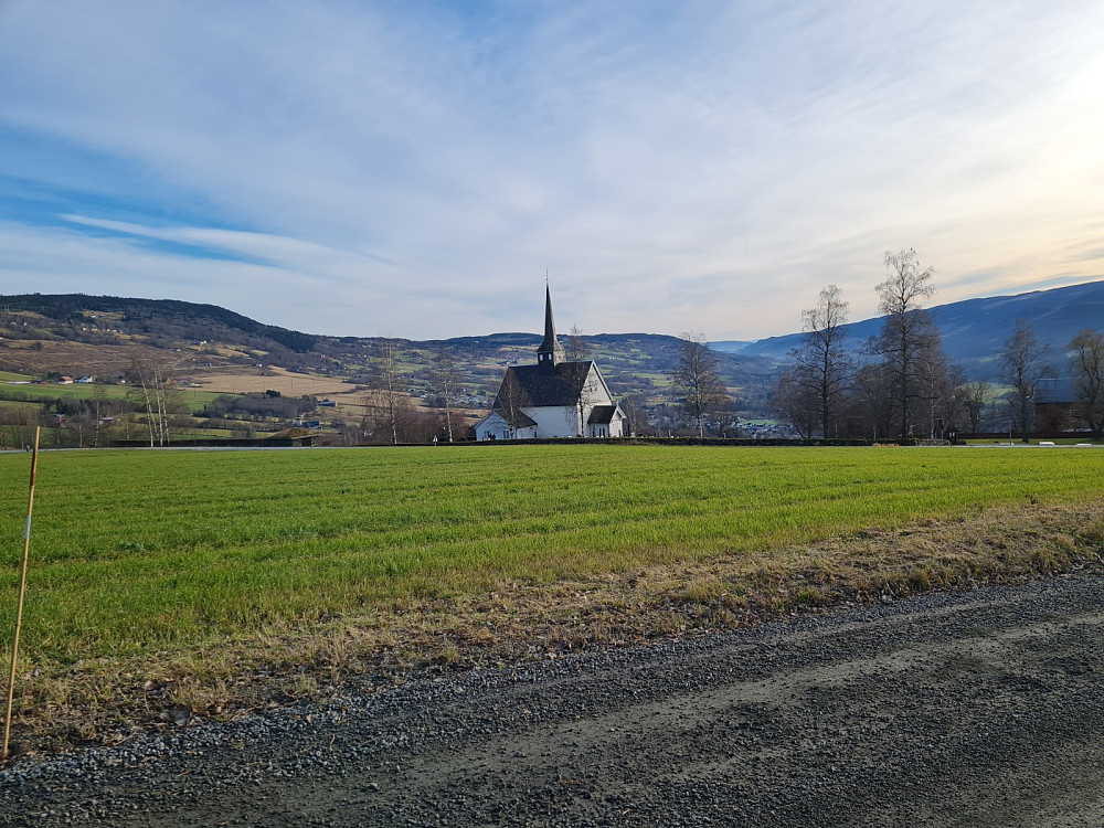 Follebu kirke «Lundarkyrkja»
