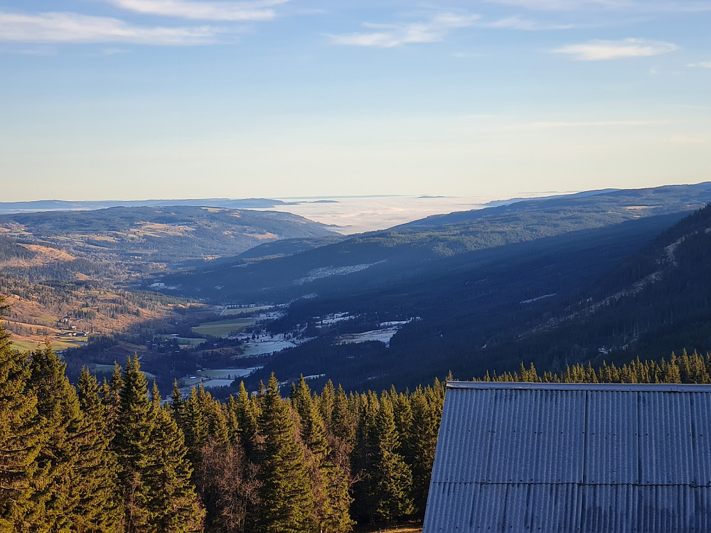 Utsikt fra Storsetra, Mjøsa er blitt et tåkehav