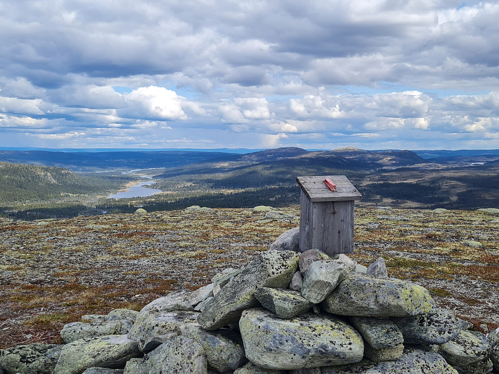 På Vågskardsfjellet, mot Mjødokka, Dokkampen og Ormtjernskampen
