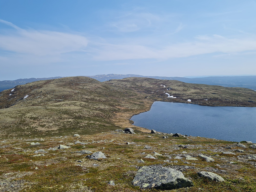 Mot Østre og Sørøstre Røssjøkollen og Røssjøkolltjernet