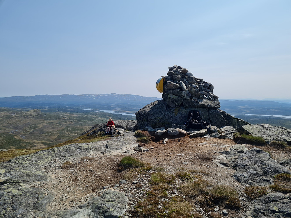 På Djuptjernskampen, mot Synnfjell