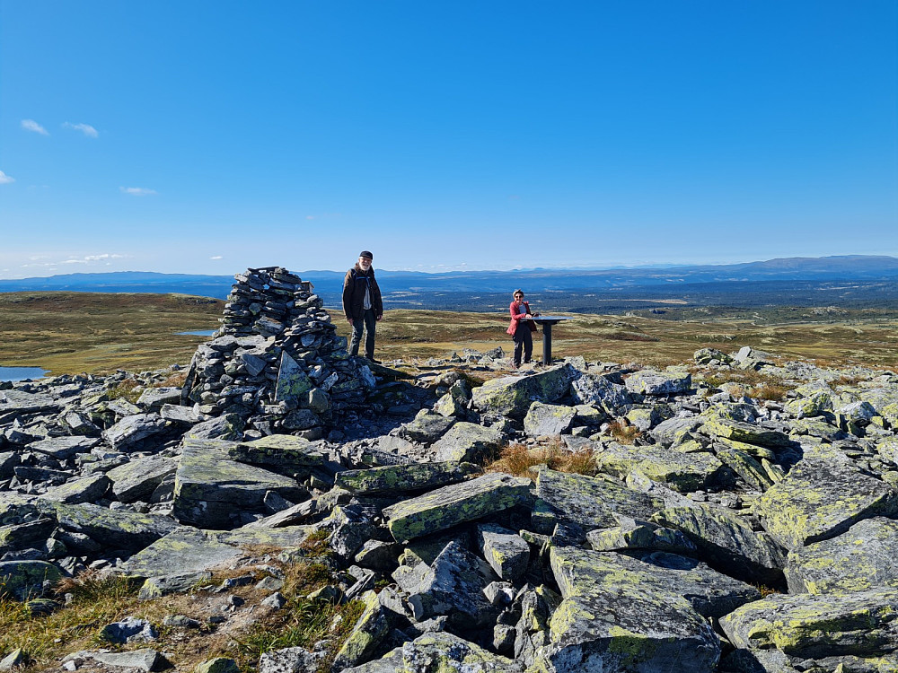 Marit og Helge på Slagsfjellet, sikteskivetoppunktet