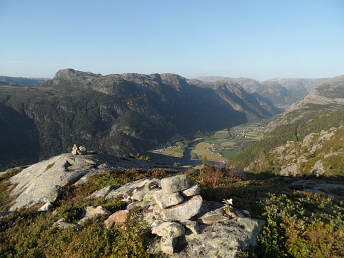 På Hepteknuden 590 med utsikt til Frafjord.