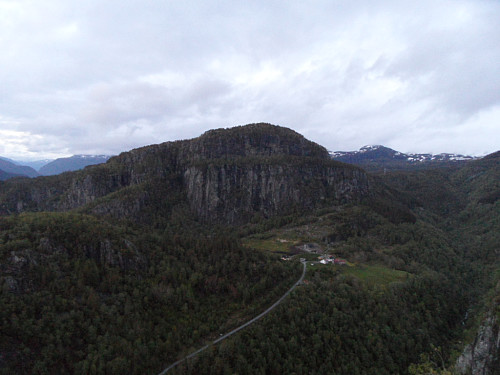 Utsikt austover mot Skjelstadnuten.