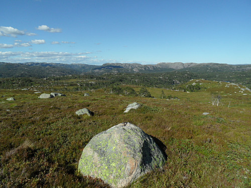 Nordover med bl.a Lindtjørnsknuten 731 i bakgrunnen t.h.