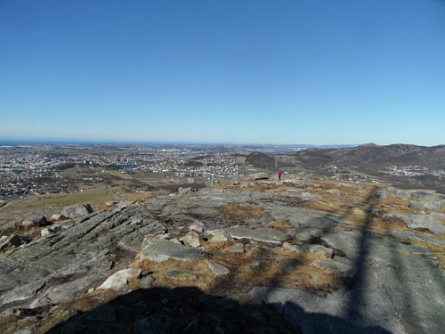 NNV mot Sandnes og Stavanger. Boknafjellet 293 ses i det fjerne lengst bak.