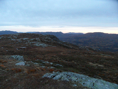 Mot sør-sørvest.