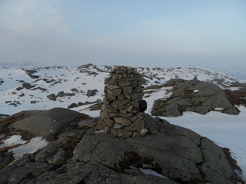 Varde med postkasse på Skibufjellet.