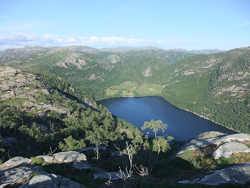 Steinsvatnet og Kolestrand.