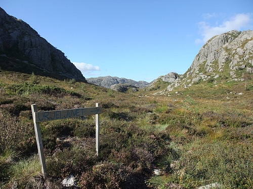 Skilt mot Urjeljuvet.