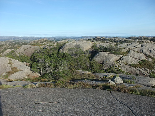 På Skinansfjellet med Soltua i høyre bildehalvdel.