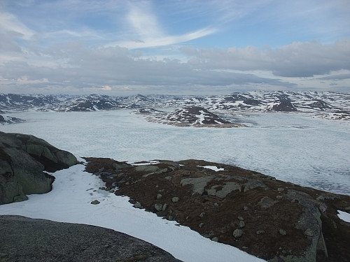 Nordre del av Rosskreppfjorden sett frå Skrubblegarknuten. Åneshaugen i midten.