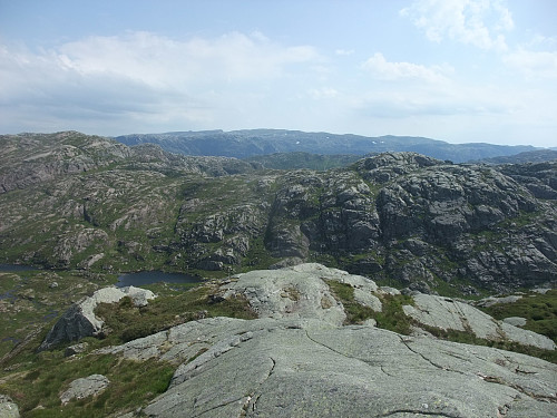 Sør-søraust mot Skykula 906 i bakgrunnen.