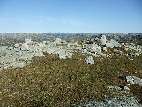 På Litla Kaldavassheia. Ser sør-søraustover mot indre deler av Bjerkreimsheiane.