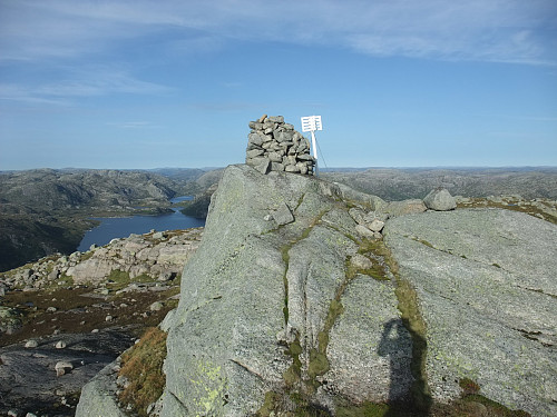 Sett vestfrå med litt av Stora Myrvatnet 610 t.v.