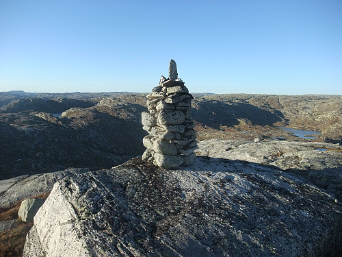 Varde på vestkanten av Vassrauvknuten.