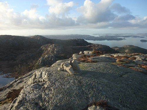 På Høgafjell mot Stavanger i bakgrunnen. Lifjellet t.v.