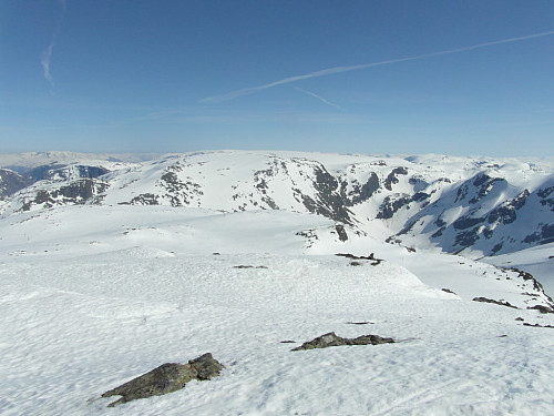 Søraustover mot Fresvikbreen i bakgrunnen.