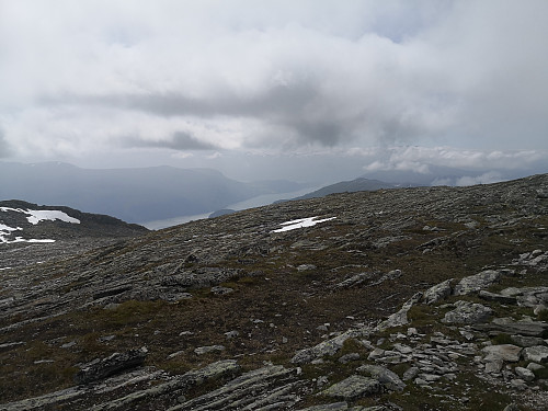 Litt utsikt ned mot Nordfjorden frå Glitteregga