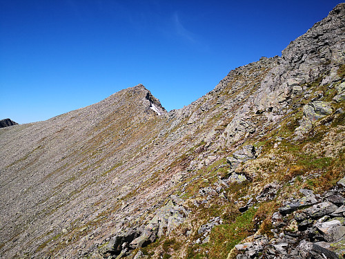Nedunder Bytingstinden, mot Trollvasstinden