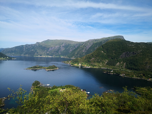 Mot Kvamfjellet frå Venøya
