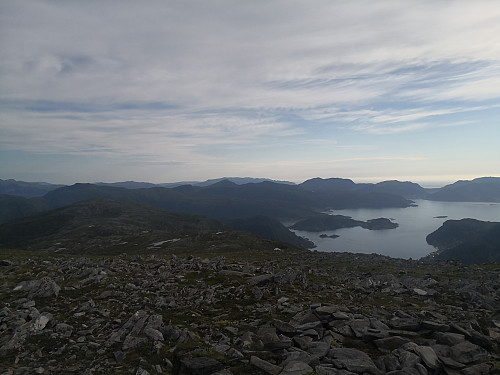 Utsikt sørvestover frå Kvamfjellet, Venøya litt til høgre for midten