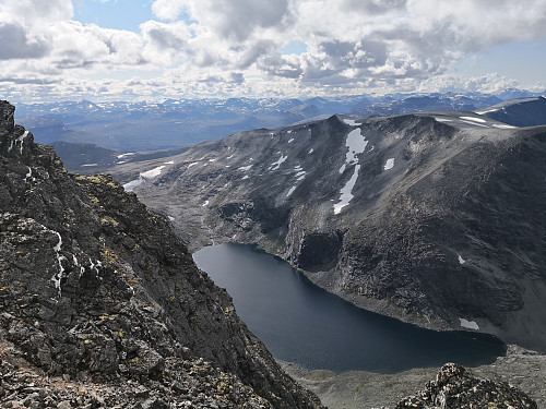 Inste Bruåbottvatna (1261moh), med Bruåbottmillo bak