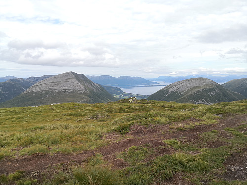 Mot Melen og Oterfjellet frå Vardtua
