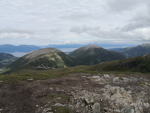 Oterfjellet og Storhaugen frå Frostadvarden