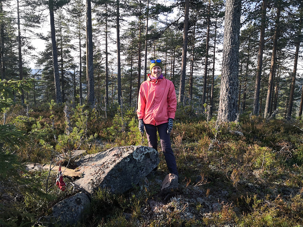 Kristine på toppen av Bronkeberget