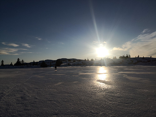Fine forhald over det vesle vatnet ved Sjuputtmyra