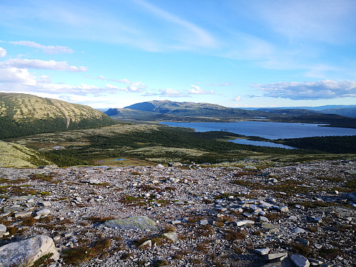 Utsikt mot Furusjøen og Tjønnseterfjellet frå Ranglarhøe