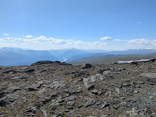 Mot Vågåvatnet og Storivilen