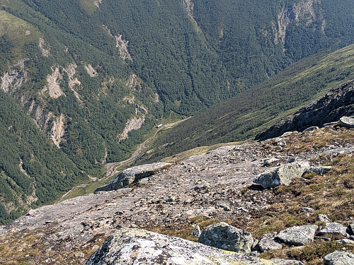 Ned mot Øyasætri i Jønndalen, frå Storhøe