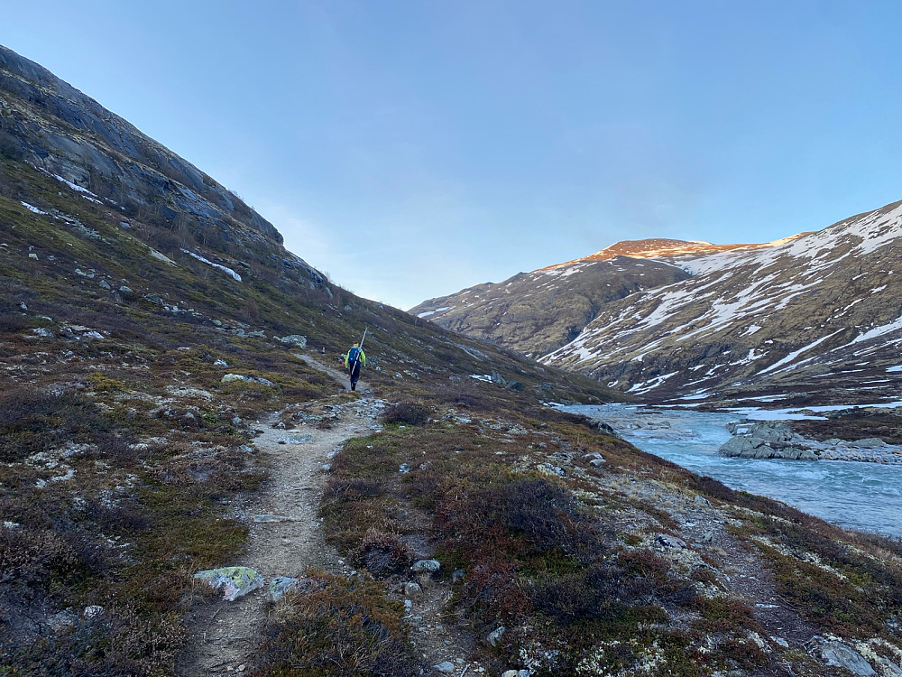 Ut igjen Lundedalen.