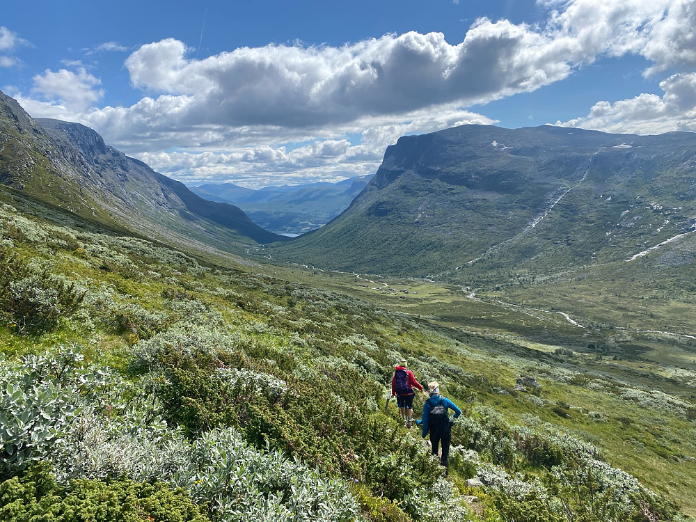 Utover Sanddalen.