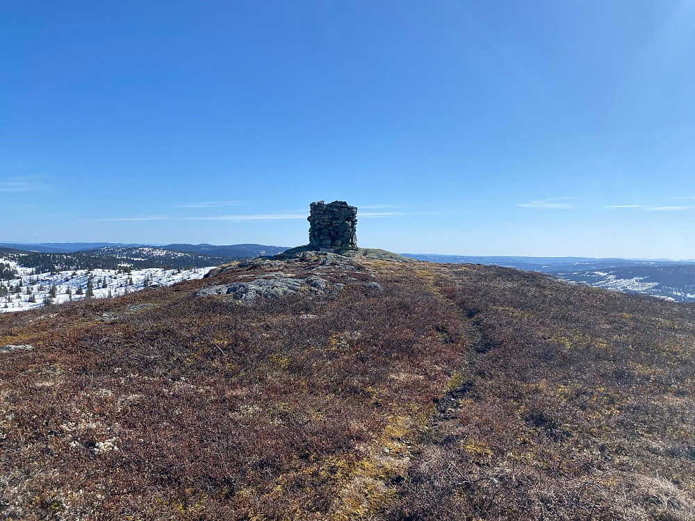 Tilbake mot varden på Kjettberget.